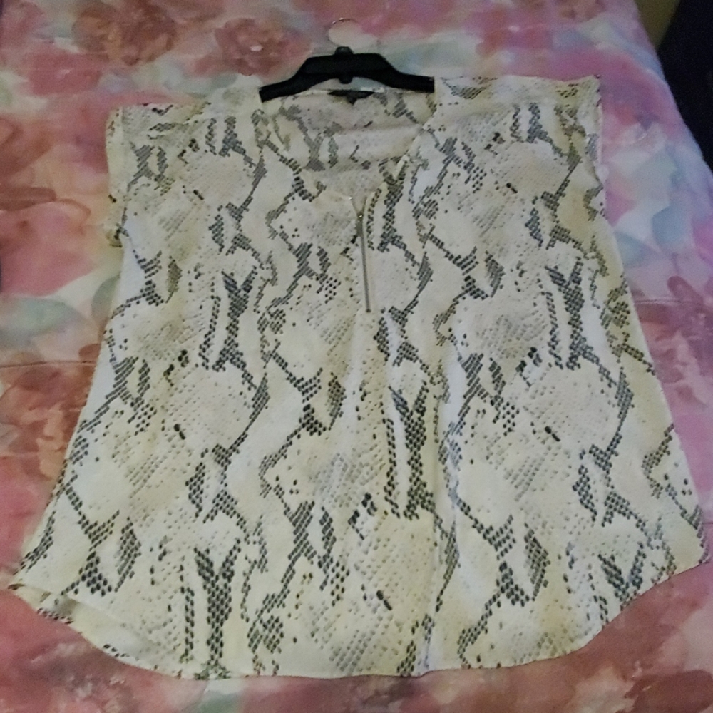 Express snake print top.